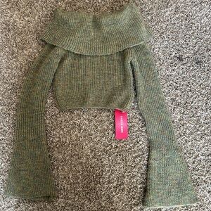 NWT Green off the shoulder sweater crop top, size medium